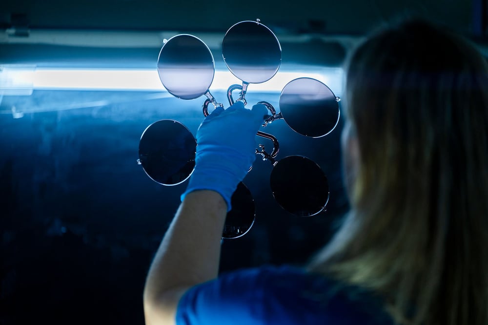 レンティ社の買収により、フランスのアイウェアメーカーは自社生産に新たな専門知識を加えることになります。