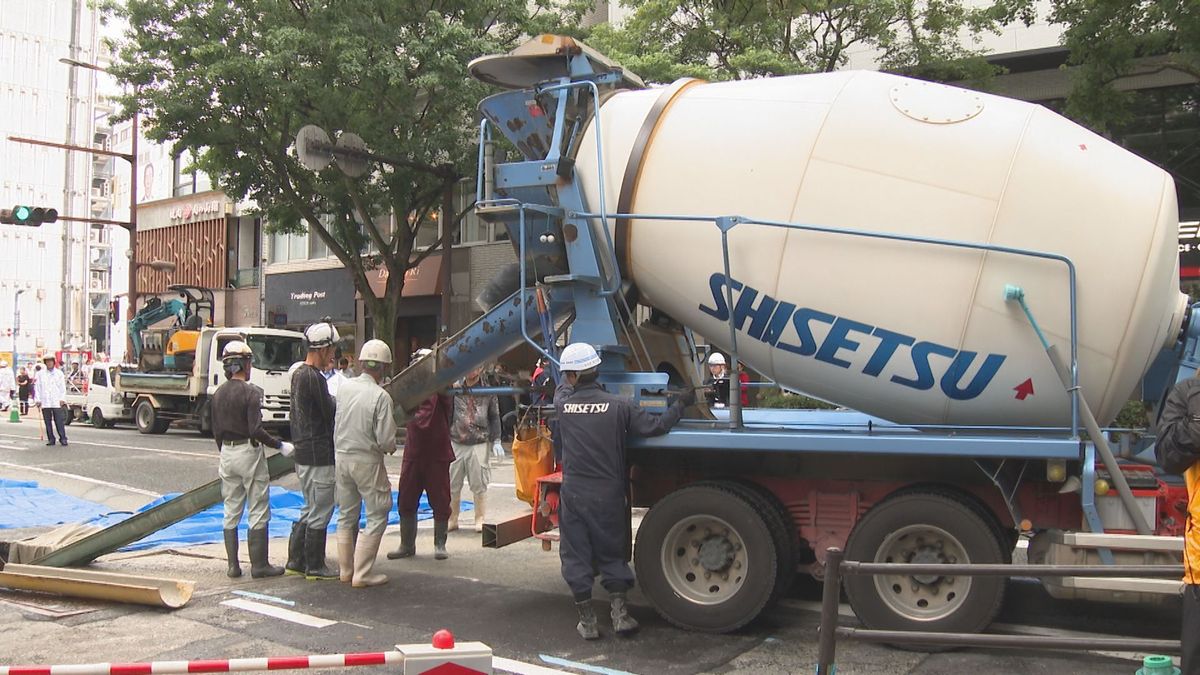 【速報】「国体道路」の陥没　埋め戻し工事が始まる　11日午前5時までの通行止め解除を目指す　福岡市中央区