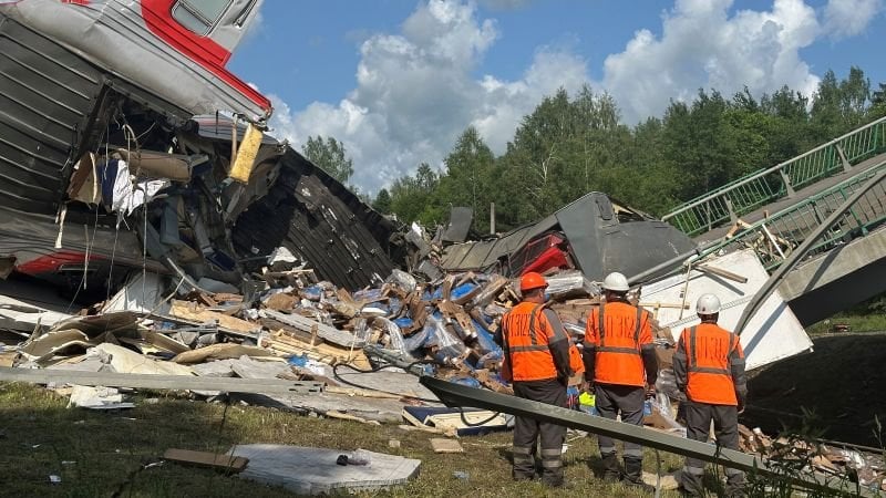 ウクライナに接するロシアの地域で2つの橋が崩壊し、少なくとも7人が死亡