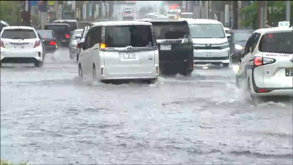 マンホールから水があふれて道路が冠水 仙台など大雨 引き続き低地の浸水や暴風など警戒 宮城（tbc東北放送） - Yahoo!ニュース - Yahoo!ニュース