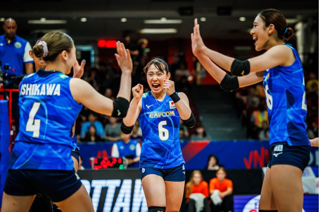 【バレー】女子日本代表、オランダに快勝し、白星発進。佐藤淑乃がサービスエース4得点など躍動。秋本美空もデビュー戦で初得点 VNL（バレーボールマガジン） - Yahoo!ニュース