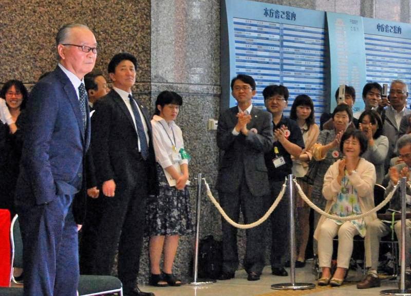 長嶋茂雄さん追悼の記帳所 千葉県庁ロビーに5日から 県民栄誉賞写真も展示（千葉日報オンライン） - Yahoo!ニュース - Yahoo!ニュース