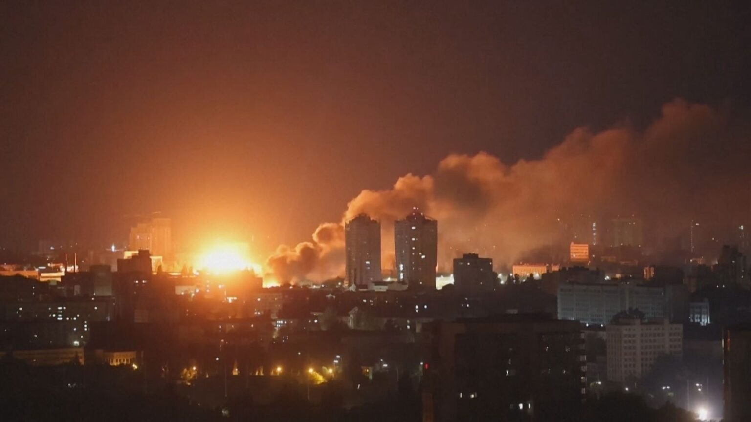 ウクライナに大規模攻撃　首都キーウで3人死亡　ロシア国防省「テロ行為への報復」（TBS NEWS DIG Powered by JNN）