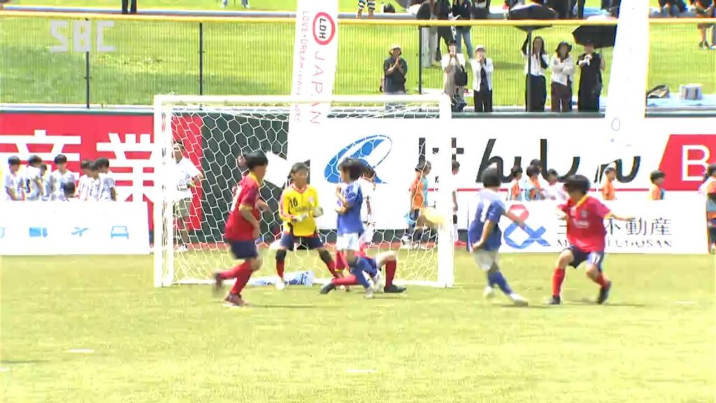 長野市でフットサル「EXILE CUP」北信越の52チームが熱戦　「未来の夢につながるように全力のプレーを」（ＳＢＣ信越放送） - Yahoo!ニュース