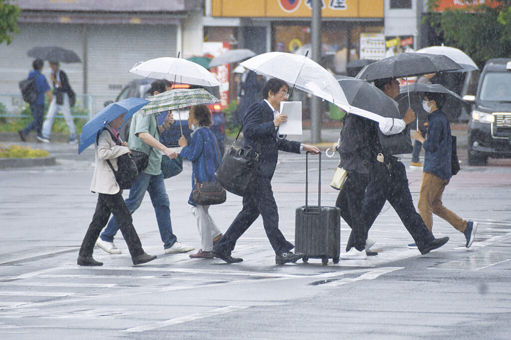 関東甲信が梅雨入り 長野県内は強い雨に警戒（市民タイムスWEB） - Yahoo!ニュース