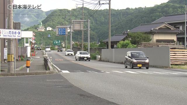 無免許運転の疑いで逮捕された74歳無職の男が送検 男は容疑を否認 今年の3月から2度の事故を起こし3度目の逮捕 鳥取県伯耆町（日本海テレビ） - Yahoo!ニュース - Yahoo!ニュース
