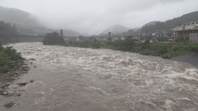 【長野県気象情報】北部と中部は警報級の大雨のおそれなくなる 南部は１１日夕方にかけて大雨となる所もある見込み １２日１２時まで２４時間予想降水量 中部・南部３０ミリ 北部２０ミリ （テレビ信州） - Yahoo!ニュース - Yahoo!ニュース