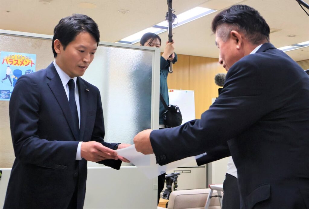 「収束しないのは知事のかたくなな態度が原因」ひょうご県民連合、斎藤知事に辞職申し入れ（産経新聞） - Yahoo!ニュース - Yahoo!ニュース