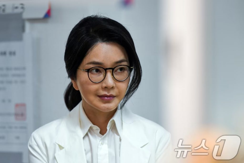 最大の焦点は「前ファーストレディーの出頭」…韓国特別検察が16項目の疑惑究明、着手へ（KOREA WAVE） - Yahoo!ニュース - Yahoo!ニュース