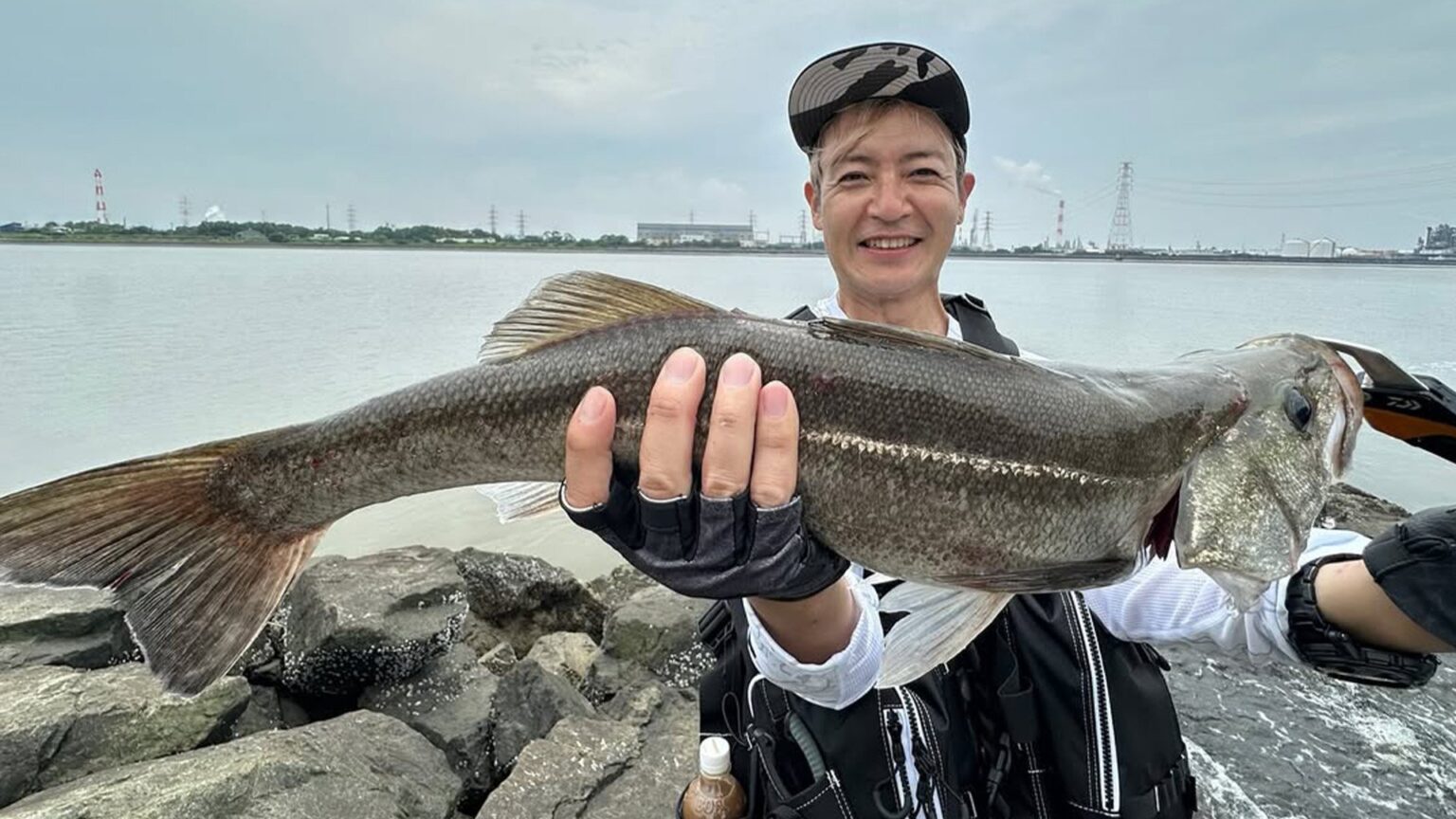【つるの剛士】　「明日も釣るぜ」大分県でルアーシーバス釣りの第一人者と“リバーシーバス釣り”を満喫　（TBS NEWS DIG Powered by JNN）