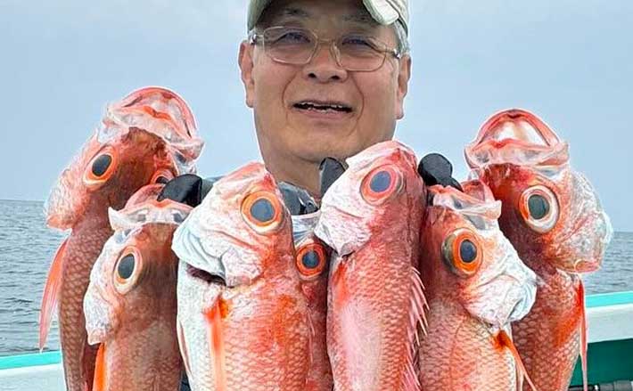 【沖釣り釣果速報】富山湾のアカムツ便でテクニカルな展開乗り越え本命連発!(北陸) | TSURINEWS 【沖釣り釣果速報】富山湾のアカムツ便でテクニカルな展開乗り越え本命連発!(北陸)