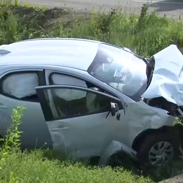 乗用車と軽乗用車が出合い頭に衝突…韓国籍男性を含む双方の車に乗っていた3人が病院搬送―現場は信号機のない交差点で一方には“一時停止”の標識が＜北海道上富良野町と中富良野町の境界付近＞（北海道ニュースUHB） - - Yahoo!ニュース