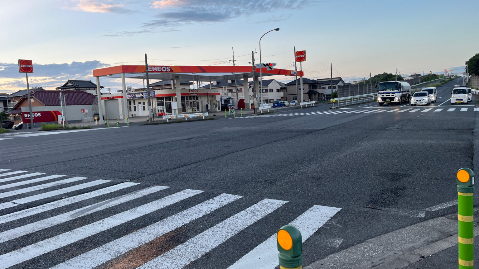 千葉県袖ケ浦市の交差点で車2台が事故　右折しようとした軽乗用車の70代女性が死亡　普通乗用車の2人もけが（TBS NEWS DIG Powered by JNN）