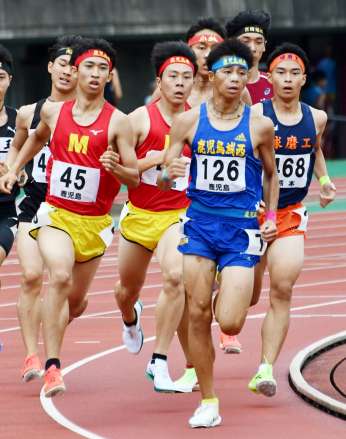 〈九州高校総体〉陸上男子800メートル、鹿児島勢が大混戦を制し表彰台独占 - 南日本新聞