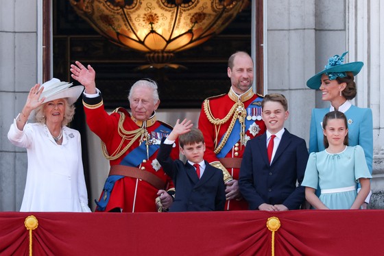 英国王の「公式誕生日」パレードに王室が総出動…俳優ゲイリー・オールドマン氏などに爵位（中央日報日本語版） - Yahoo!ニュース - Yahoo!ニュース