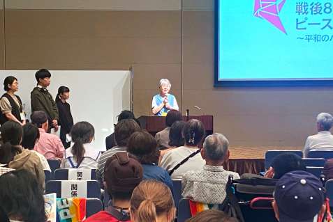 【写真】「6.17」鹿児島大空襲から80年…「音や匂いは体験談でしか分からない」 コープ鹿児島が平和のつどい 鹿児島市 - 南日本新聞