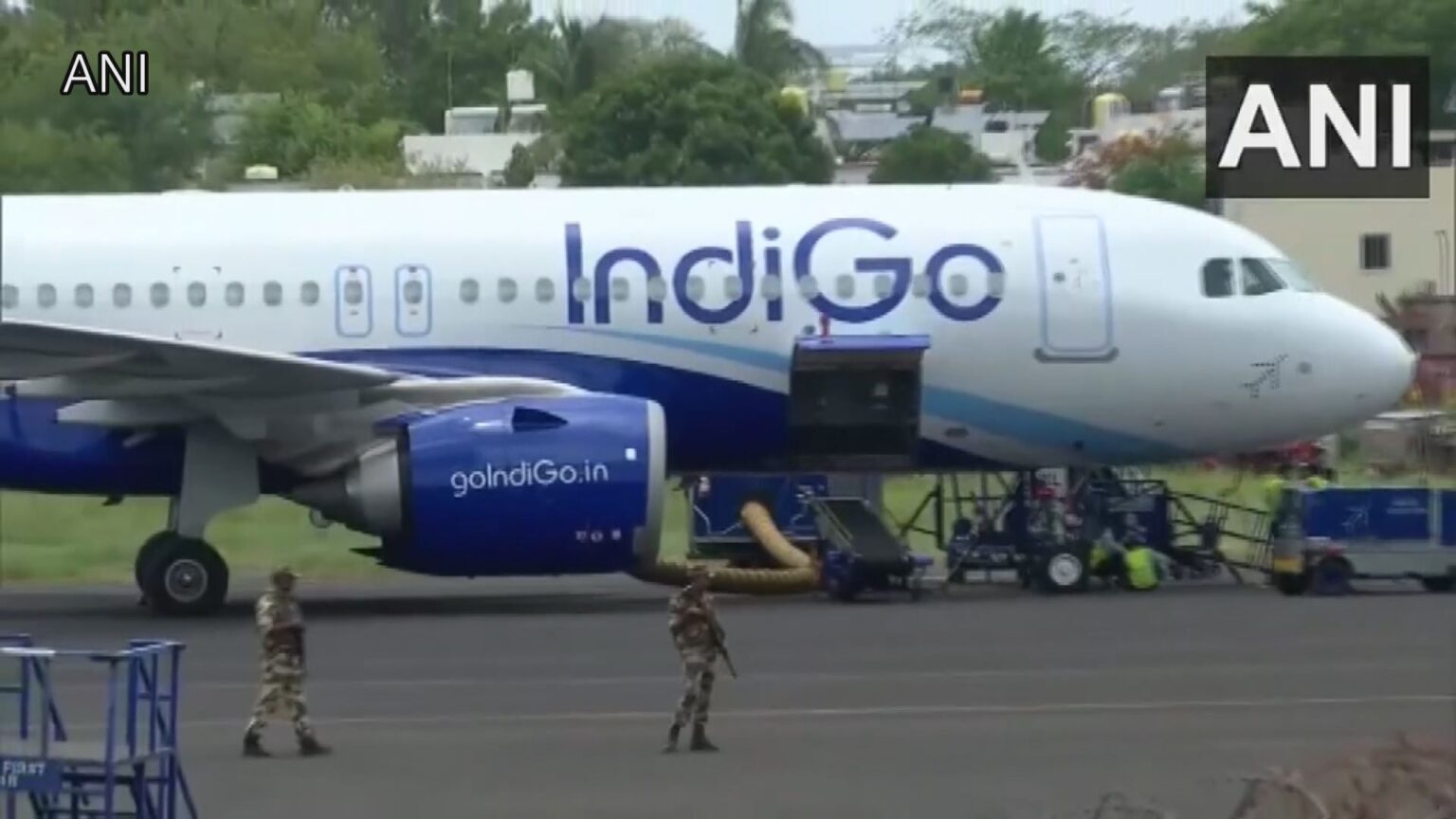 インドの旅客機が爆破予告で緊急着陸　インド西部での墜落事故後 相次ぐ（TBS NEWS DIG Powered by JNN）