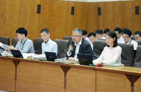 400億円超の新体育館 異例の陳情85件――県民投票実施は？ 整備地の再考は？ 採決は設計費とも20日に持ち越し「県民の関心高い」 鹿児島県議会 - 南日本新聞