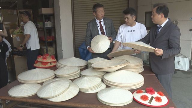 作り手の後継者不足で生産の一部を委託していたベトナム産の花笠が山形に到着「技術レベル高い」（YBC山形放送） - Yahoo!ニュース - Yahoo!ニュース
