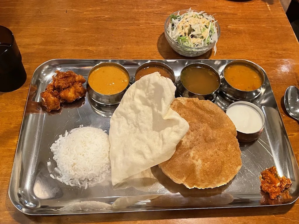 南インド料理の名店がカレーの激戦区に！ 「ルシ インドビリヤニ」が神保町にやってきた（食べログマガジン） - Yahoo!ニュース