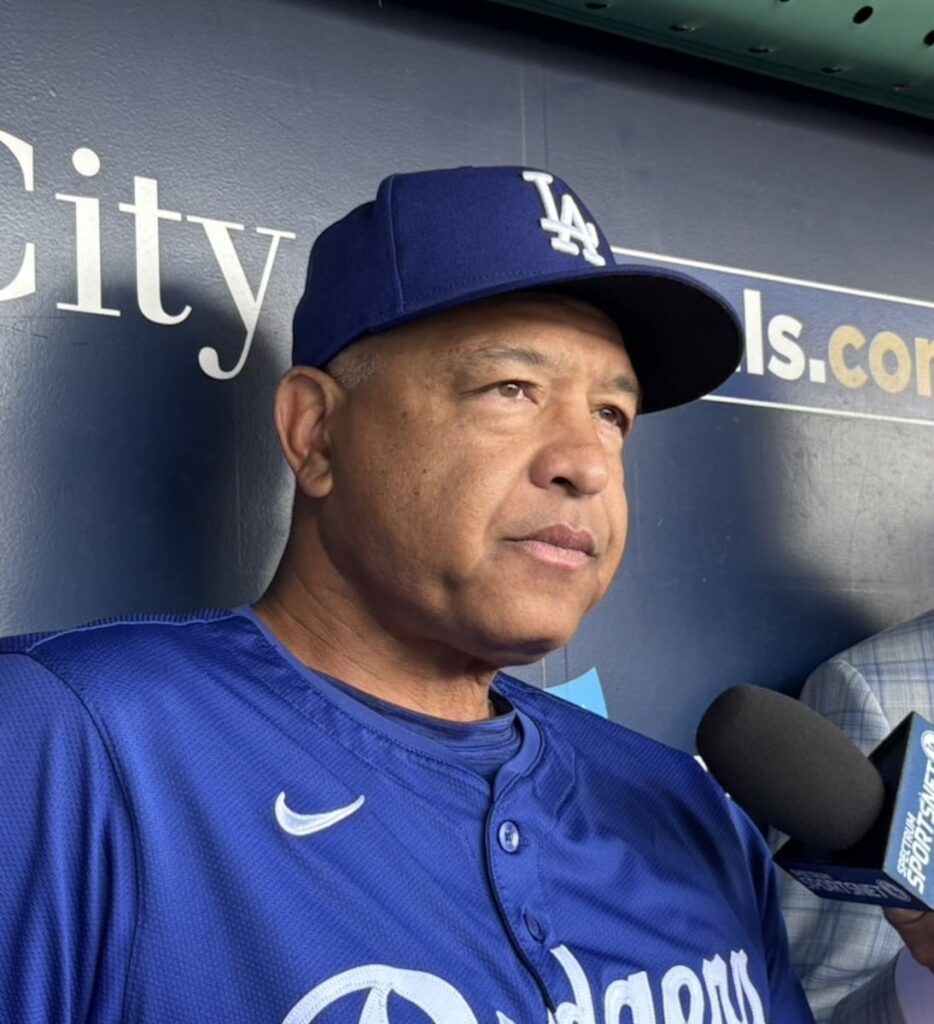 ロバーツ監督、大谷翔平の〝影の貢献〟評価 4打数無安打も「ショウヘイの打席から…」 6シリーズ連続勝ち越し - Yahoo!ニュース