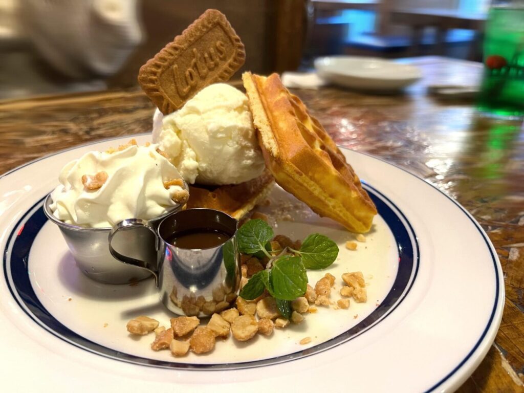 【東大阪市】今年で創業19年目となるアメリカンダイナー『GB’S CAFE AREA4』に、ランチタイム限定のワッフルが新登場！お店の定番メニューなども振り返りながらご紹介いたします！ | 号外NET 東大阪市