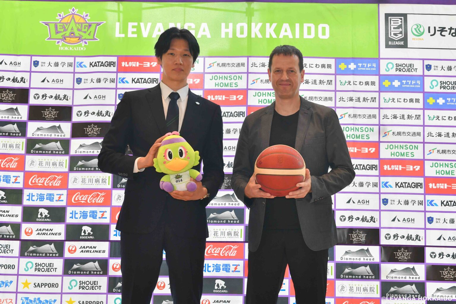 レバンガ北海道 トーステン・ロイブルHC 就任会見実施のご報告 | レバンガ北海道