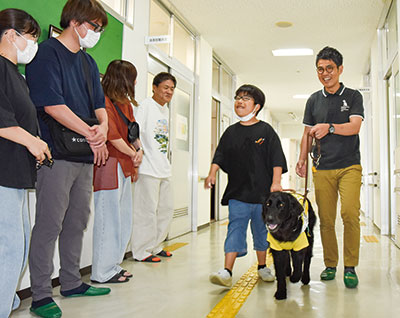 盲導犬とふれあい体験 〜 県立和歌山盲学校で初開催 | ニュース和歌山