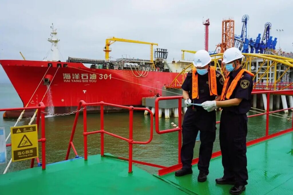 香港で過去最大単一規模の液化天然ガス補給作業が完了