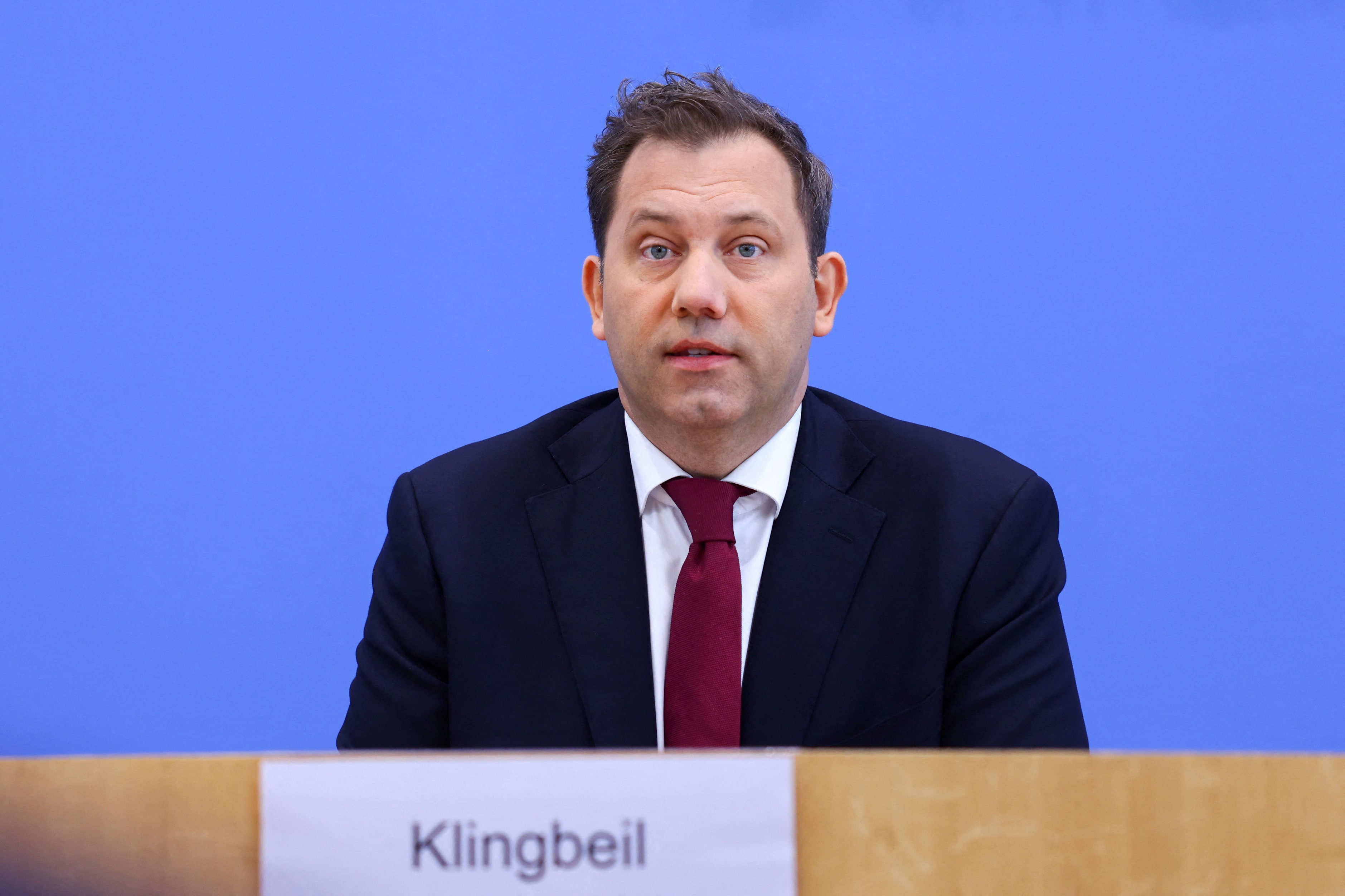 ドイツ、25年度予算案を閣議了承　投資急増へ