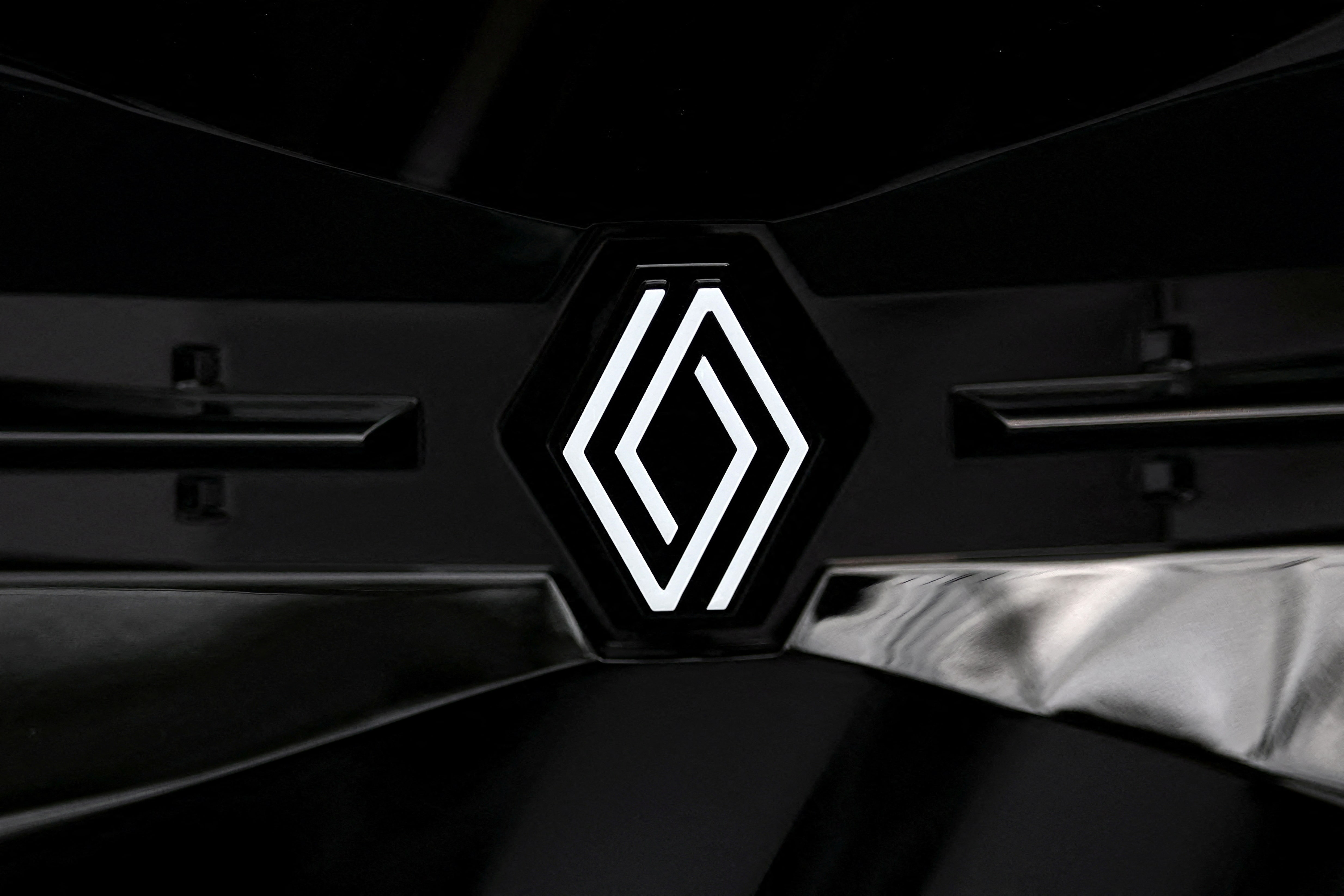 ルノー、ウクライナでドローン製造協力か　仏国防省が打診