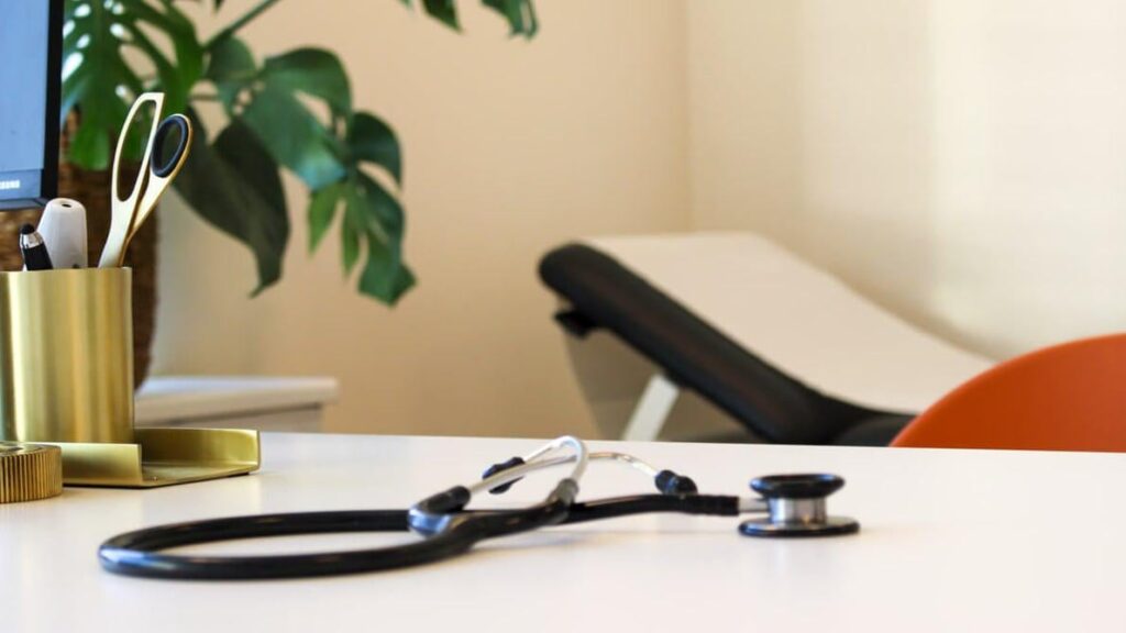 750 Kronerを支払い、同じ日にGPで時間を取得します。 [Konceptet findes i Esbjerg og København med flere klinikker på vej]