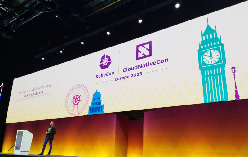 最初に登壇したCNCFのCTO、Chris Aniszczyk氏