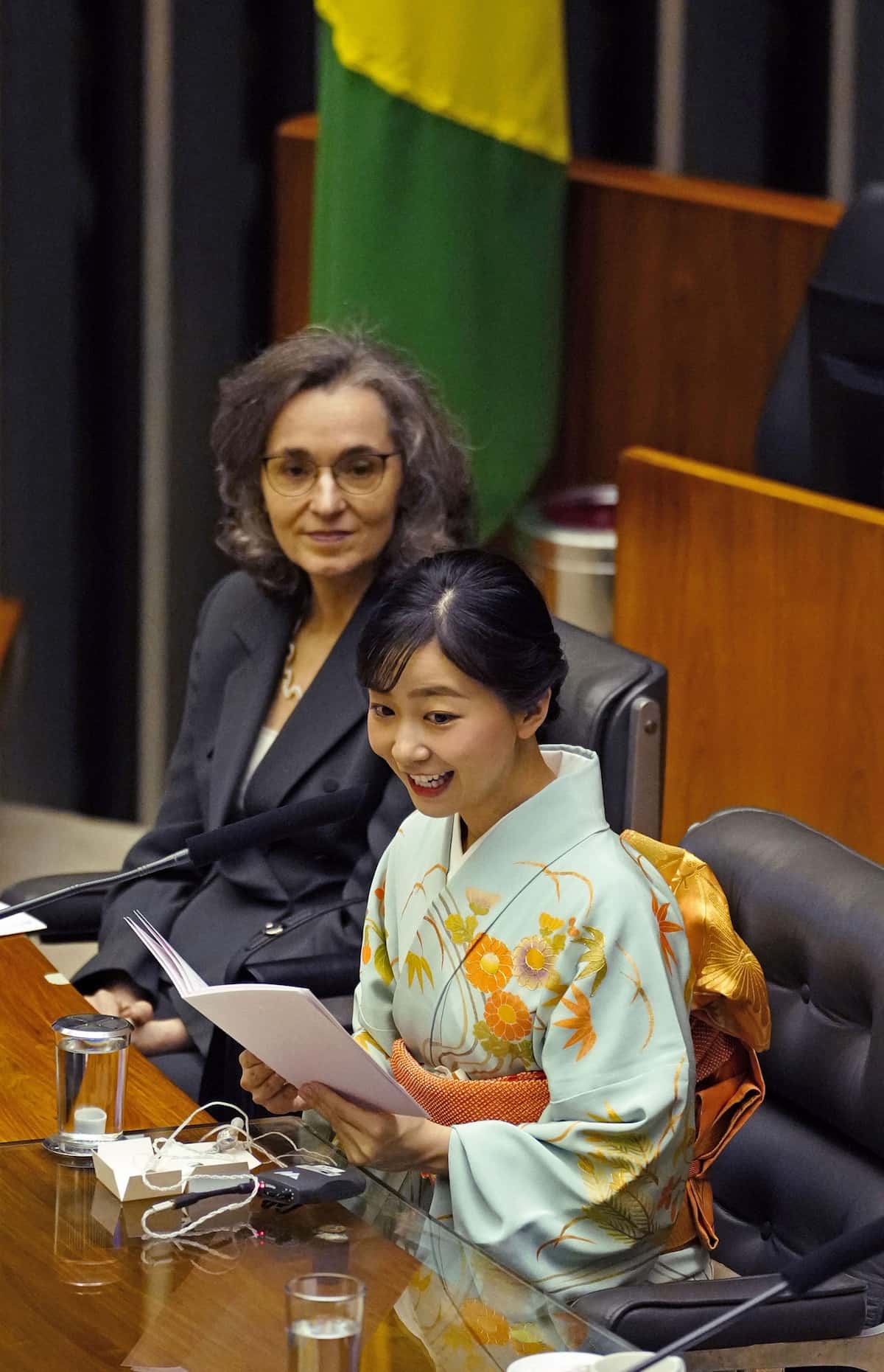 ブラジルの連邦議会本会議場でお言葉を述べられる秋篠宮ご夫妻の次女、佳子さま＝11日、ブラジリア（共同）