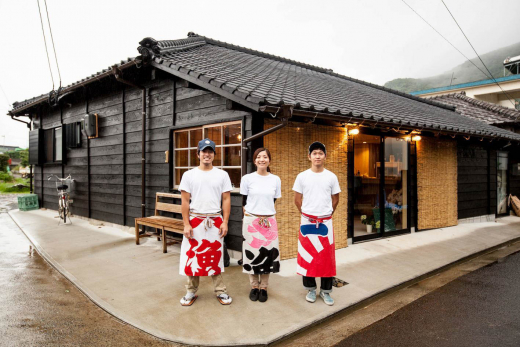 【鹿児島・甑島】誰かが帰ってこれる場所に。それが甑島で生きる私だからできること。／ 東シナ海の小さな島ブランド社 山下麻由さん