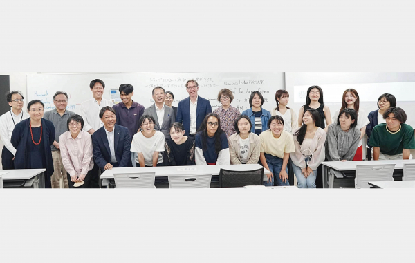 多文化社会学部一般公開セミナー 「トランプ政治に直面する原則と法 － 法の支配の重要性の高まりと日本とEUとの協力」が開催されました｜長崎大学
