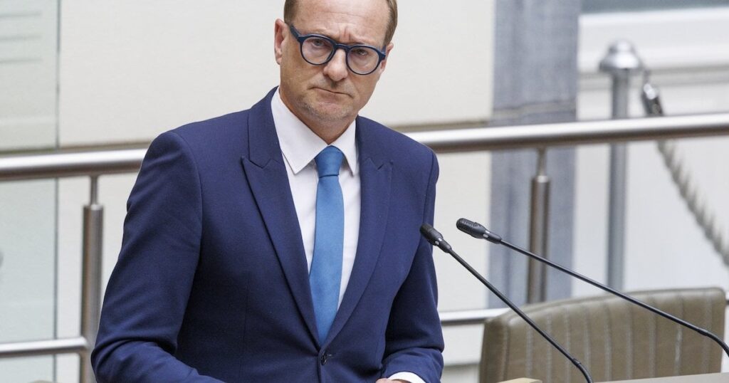 ベン・ウェイツ大臣の支援を受けたウォーキングアプリはオフラインです：「フランドルの補助的病気の二人の例」
