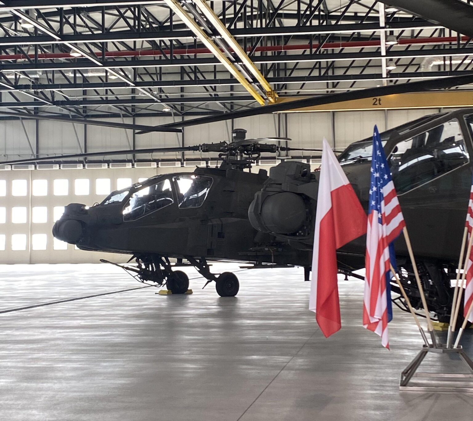 最初の3つのアパッチは、ポーランド軍とのサービスに入ります