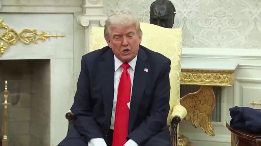 トランプ氏は、「両国で非常に厳しい」と言い、ロシアとウクライナが「取引をする」ことができない場合、意味します。トランプが犠牲者を脅迫しているウクライナ。