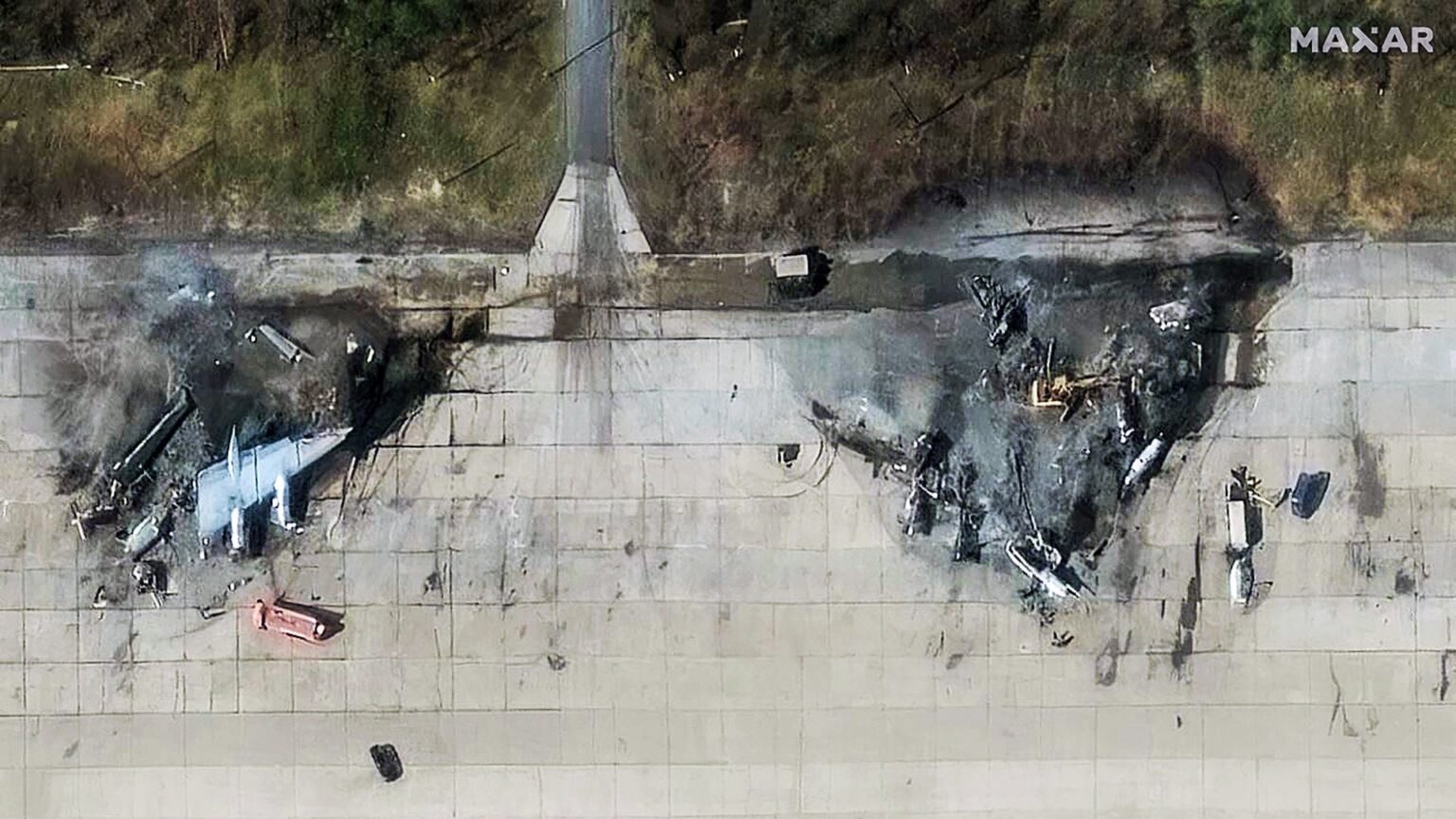 ウクライナのドローン攻撃後のロシアの航空機マウントの損失を確認しました。ウクライナのドローンが雨が降ったとき、爆撃機の一部はクルーズミサイルで武装していました。
