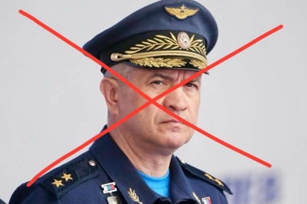 モスクワでは、ロシア空軍の司令官であるセルゲイ・コビラシュ中将が誤って窓から落ちました。