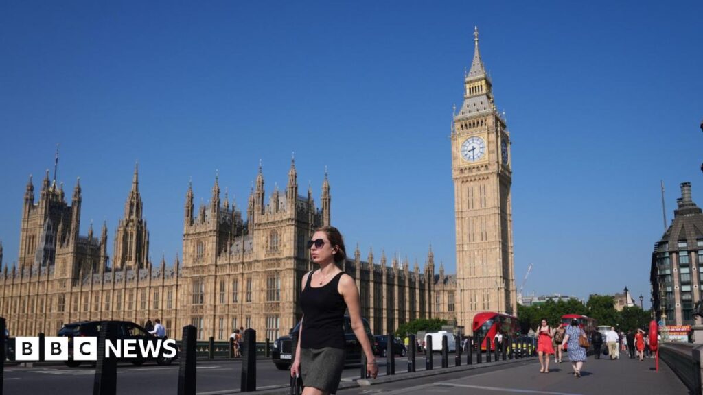 最初の英国エリアが熱波に入ると、気温は32Cを通過します