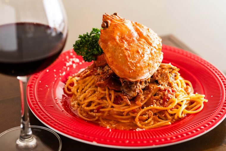 『おまかせパスタ』（1,870 円～）。写真はズワイガニのトマトクリームパスタ