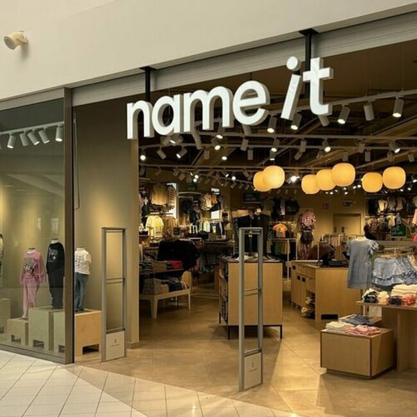 ベストセラーの子供服レーベル「Name It」がフランスに初の単独ブランド店をオープン - FashionNetwork 日本