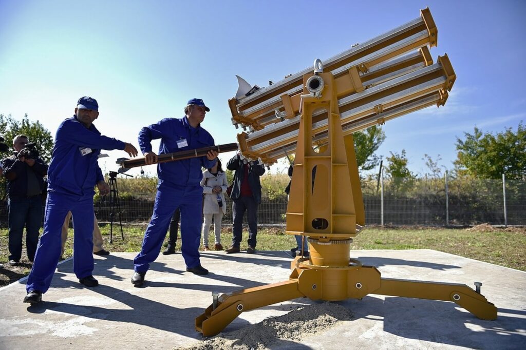 プラホヴァの農家は、反抗者のロケットを背負っています。最初にシステムを停止した農民のリーダー：「システムが干ばつを生成することを証明する研究はありません！」