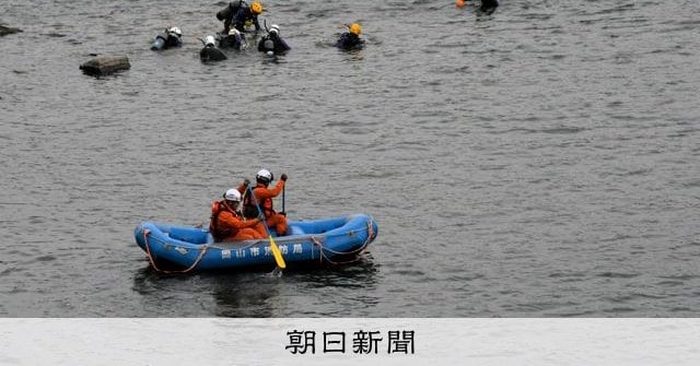 川に流された女子中学生と救助の男性が意識不明に 岡山市北区の旭川