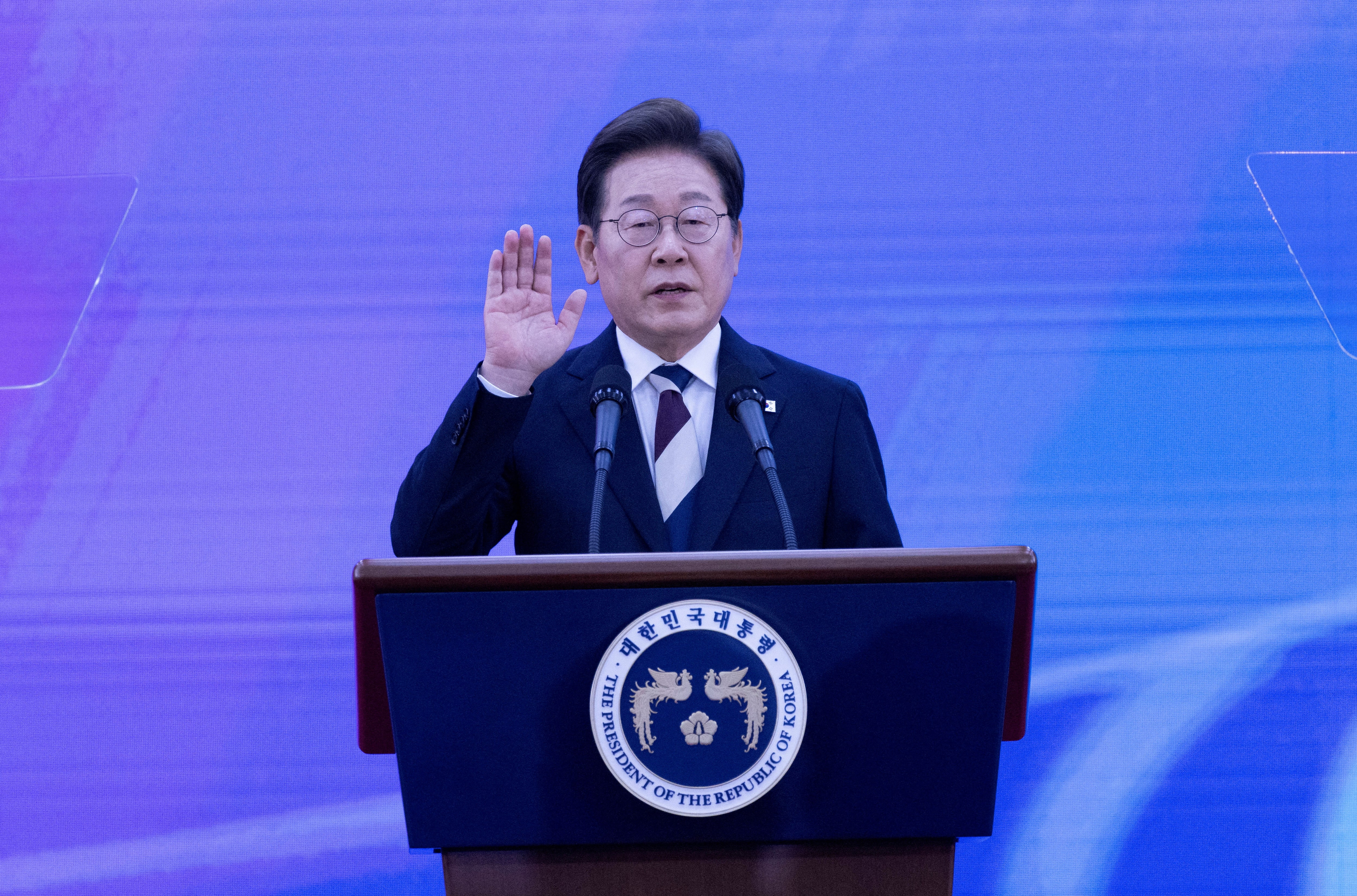 韓国の李新大統領が初閣議、経済緊急対策に取り組む意向を表明