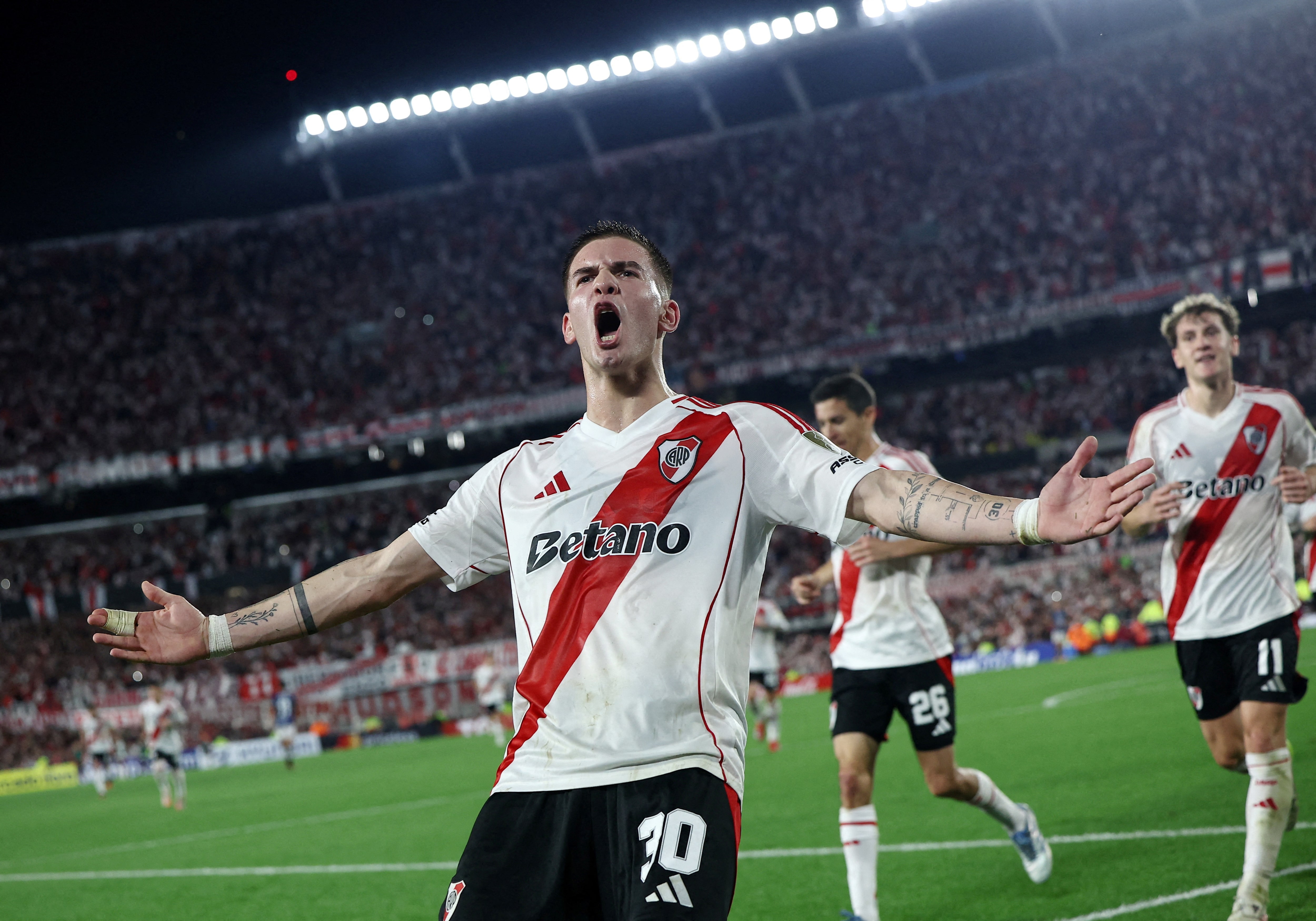 サッカー＝レアル、17歳のアルゼンチン選手と6年契約