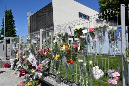 France school stabbing suspect said wanted to kill any campus monitor