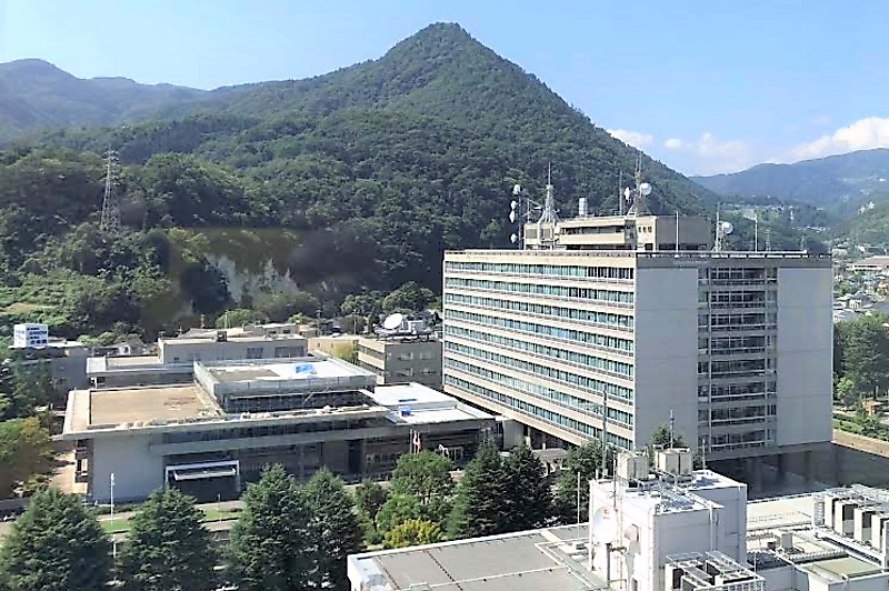 長野県、電気バス導入補助やDV被害者保護施設の整備費など計上 補正予算案｜信濃毎日新聞デジタル 信州・長野県のニュースサイト - 信濃毎日新聞デジタル